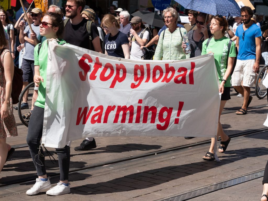 Großbritannien wird gedrängt, die Klimaziele inmitten des Streits um Netto-Null-Ziele nicht aufzugeben